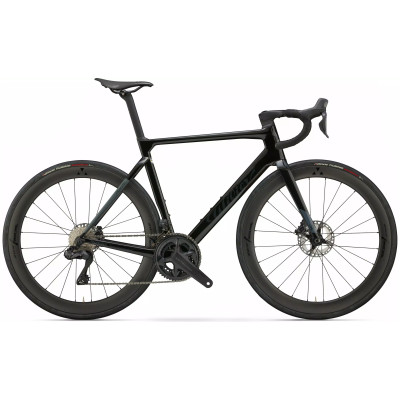 Photo non contractuelle: Le vélo est équipé en SHIMANO ULTEGRA DI2 R8170 2X12S avec des roues MICHE SWR EVO 50. Photo non contractuelle: Le vélo est équipé en SHIMANO ULTEGRA DI2 R8170 2X12S avec des roues MICHE SWR EVO 50.