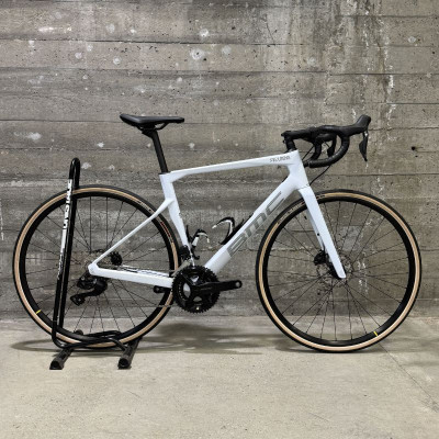 BMC Roadmachine Reconditionné – Vélo route carbone 105