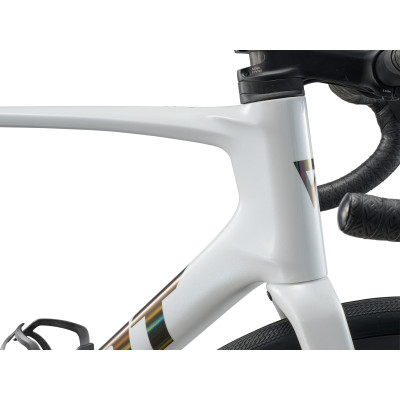 Giant Defy Advanced Pro 1 – Vélo route endurance carbone