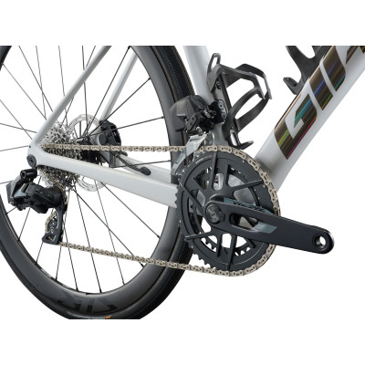 Giant Defy Advanced Pro 1 – Vélo route endurance carbone