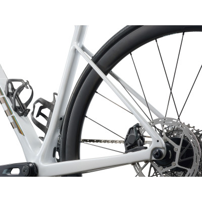Giant Defy Advanced Pro 1 – Vélo route endurance carbone