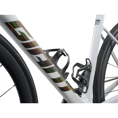 Giant Defy Advanced Pro 1 – Vélo route endurance carbone