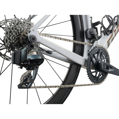Giant Defy Advanced Pro 1 – Vélo route endurance carbone