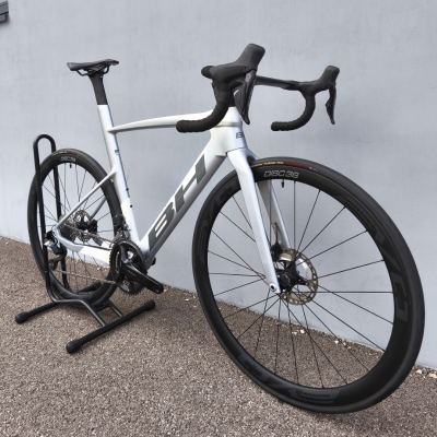BH Aerolight 6.0 Reconditionné – Vélo route carbone Shimano 105 Di2