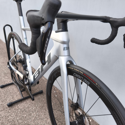 BH Aerolight 6.0 Reconditionné – Vélo route carbone Shimano 105 Di2