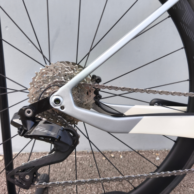BH Aerolight 6.0 Reconditionné – Vélo route carbone Shimano 105 Di2