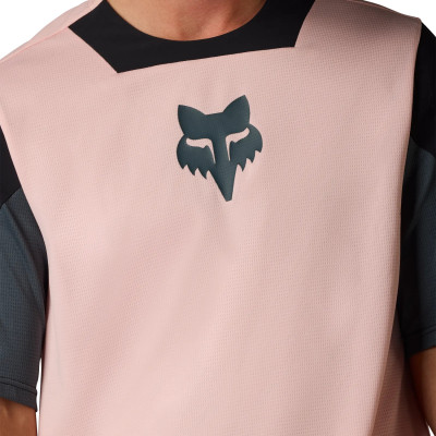 Maillot VTT Fox Defend SS Rose – Respirant & Résistant Maillot VTT Fox Defend SS Rose – Respirant & Résistant